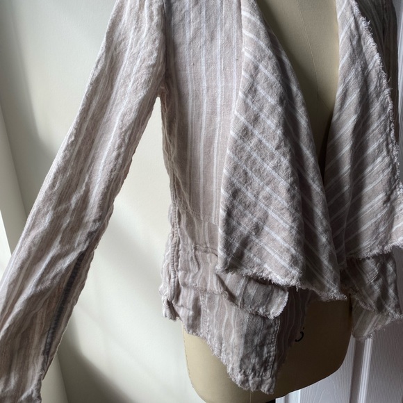 Linen jacket with unfinished edges - Picture 4 of 6